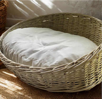 Cama ovalada mimbre mediana - cojín felpa crudo