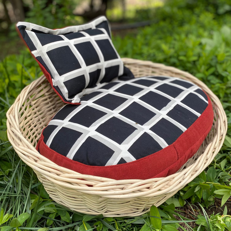 Cama pequeña ovalada mimbre marfil claro
