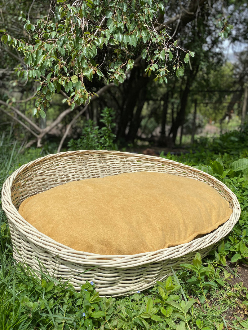 Cama ovalada mimbre mediana - cojín felpa crudo