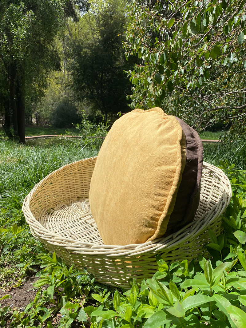Cama ovalada mimbre mediana - cojín felpa crudo