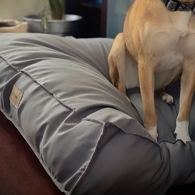 Cama Cozy Pouff  gris perla  impermeable 💧🐾